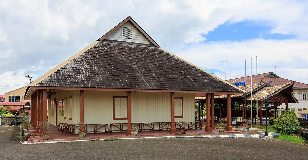 Semporna, Sabah: Galeri Warisan Semporna - the first District Office of Semporna. Today a museum.