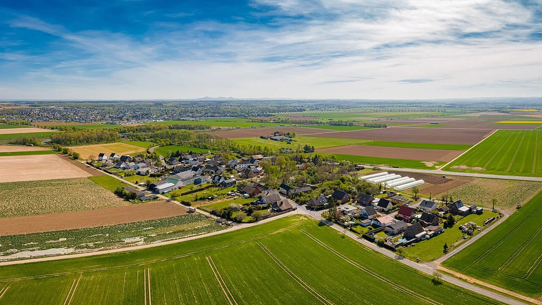 Luftbild von Weilerswist-Neukirchen im April 2020