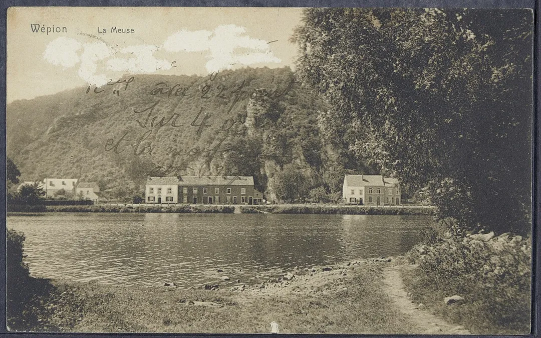 TitleWépion. La MeuseDateca. 1911PublisherBruxelles: ThillUniform titleWépion (Namen). WaterwegenSeriesBelgique. Province de Namur. Cartes postalesBelgium. Province of Namur. PostcardsBelgië. Provincie Namen . PrentkaartenGenrePost cardsExtent1 kaart / postcardGraphicBrownLanguageFrenchAdditional infoGeneral note: Titelgegevens ontleend aan prentkaartSourceLibrary CatalogSource IDlbsn9992756952301471