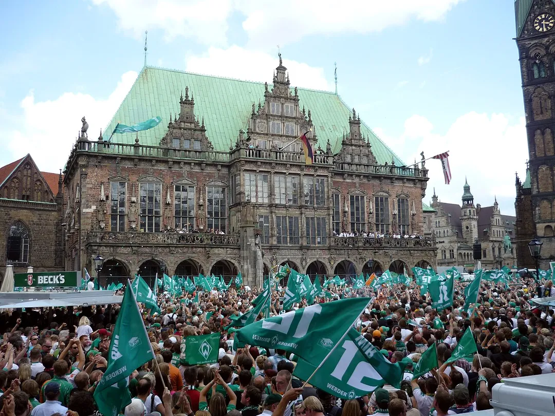 Werder Bremen won the DFB-Pokal in 2009.