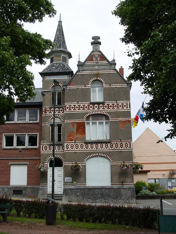 Wezembeek-Oppem Gemeentehuis (town hall). Photograph taken by David Edgar on 30th July 2006.