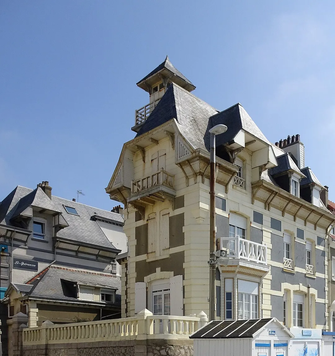 Villa La Rafale, view from the sea ​​wall; Wimereux  Pas-de-Calais