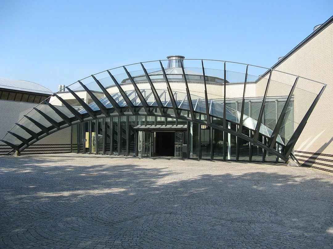 Kantonsschule Wohlen, Haupteingang (Gestaltung durch Santiago Calatrava)