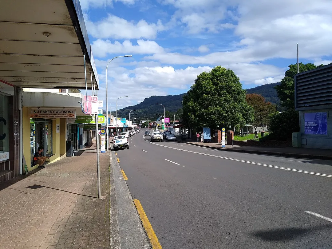 Princes Highway in Woonona, New South Wales