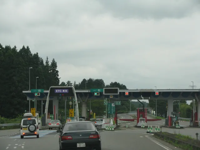 Toll gates at Yaita Interchange on the Tohoku Expressway