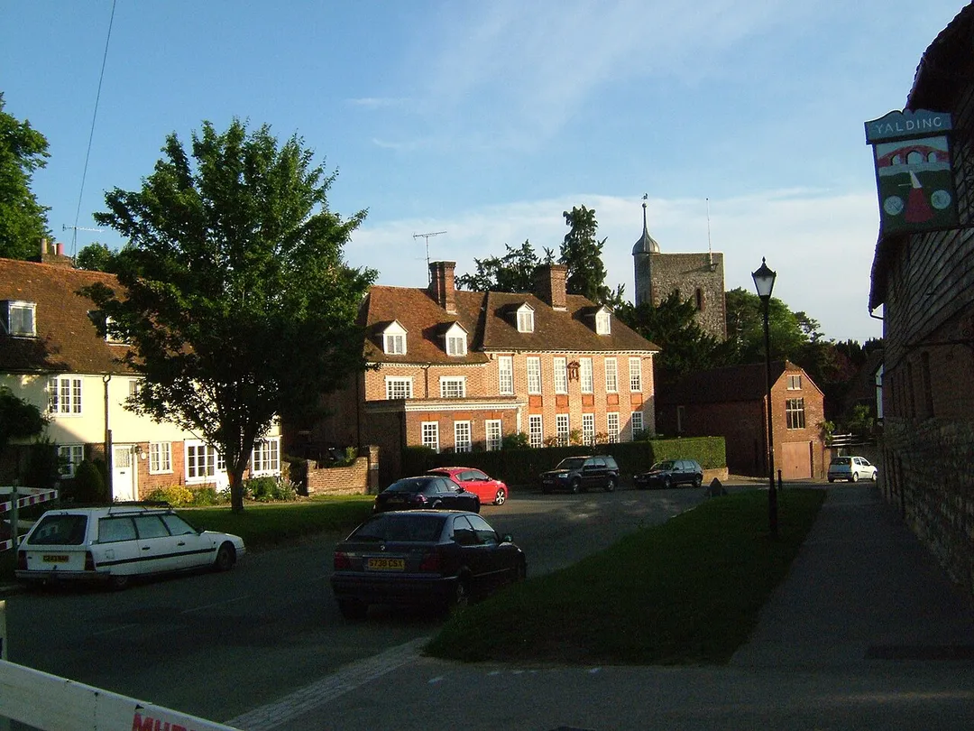 Yalding,Kent, the High Street and its Georgian buildings. This spot lies on the Greensand Way. 
Camera location51° 13′ 31.44″ N, 0° 25′ 52.68″ E View this and other nearby images on: OpenStreetMap 51.225400;    0.431300