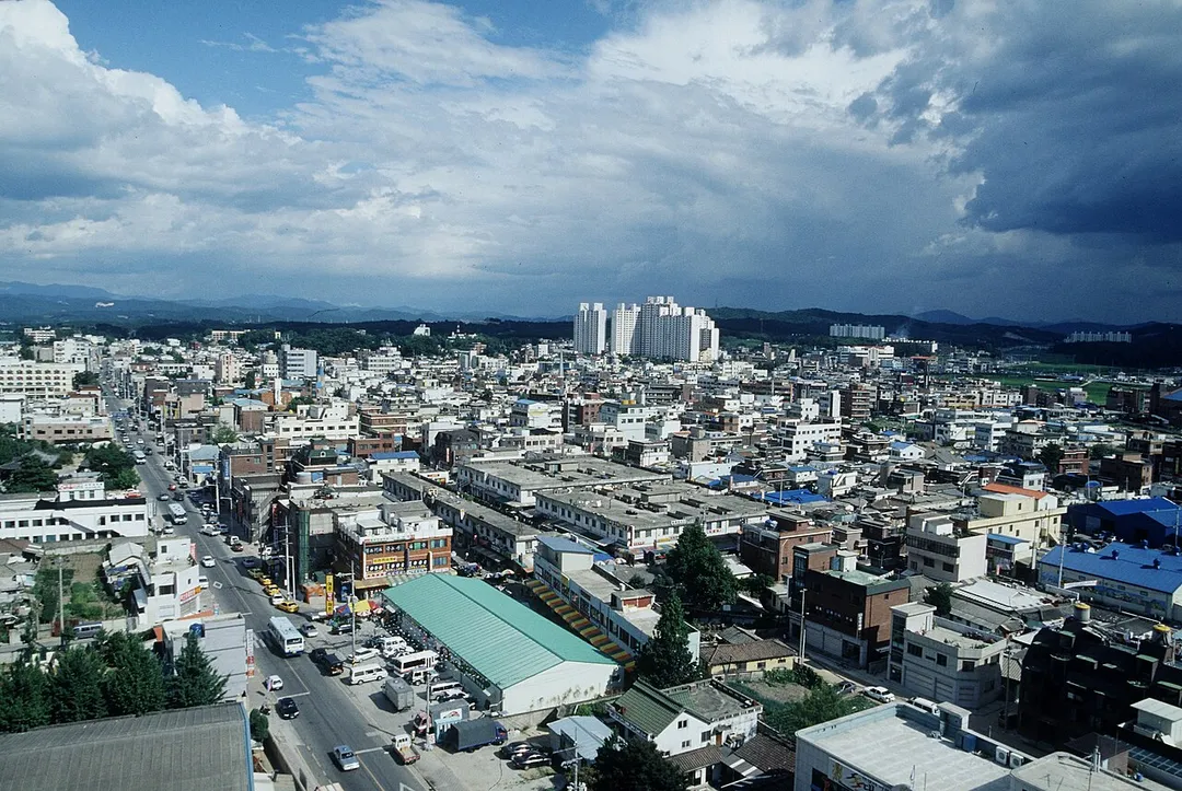 A town located in the center of Yeoju-gun, Gyeonggi-do. Area: 56.53㎢.