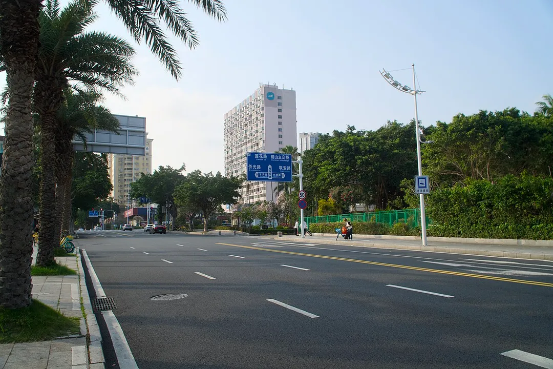 China Zhuhai Yuehai East Road