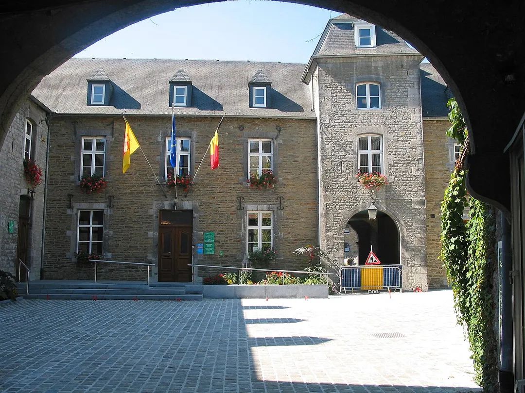 Yvoir   (Belgium), the town hall.