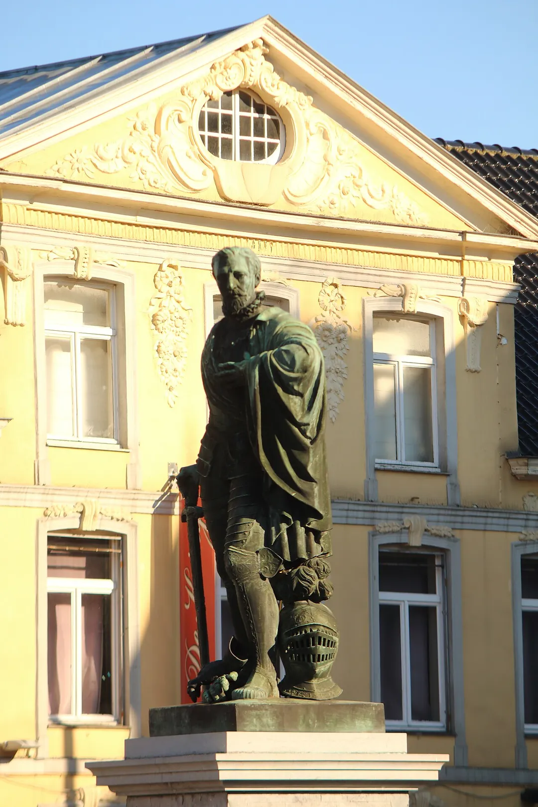 Egmont's statue, market square, Zottegem, Flanders, Belgium