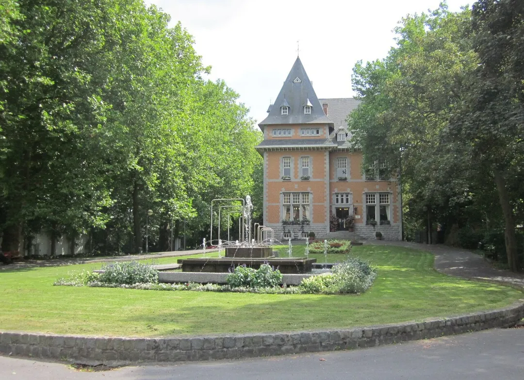 Het voormalige gemeentehuis, Otegemstraat 100, Zwevegem